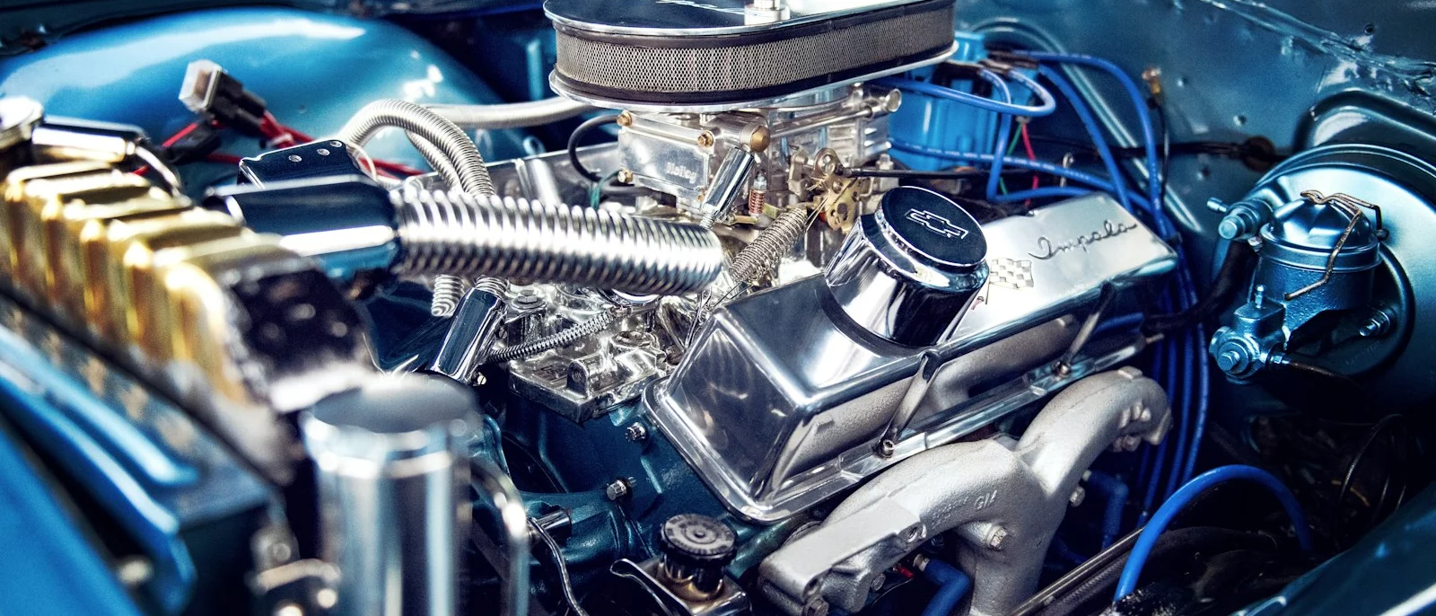 Compartimento del motor de un coche